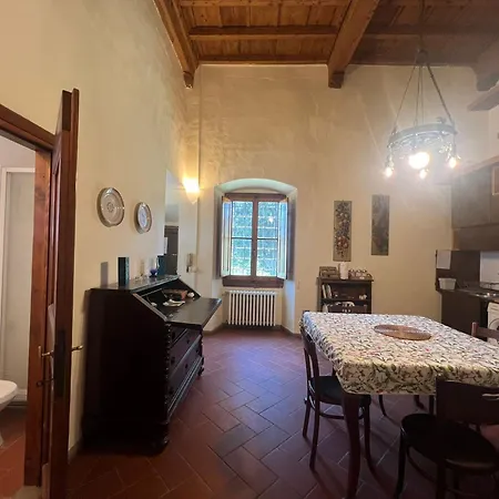 Wine Florence Lawrence Apartment *